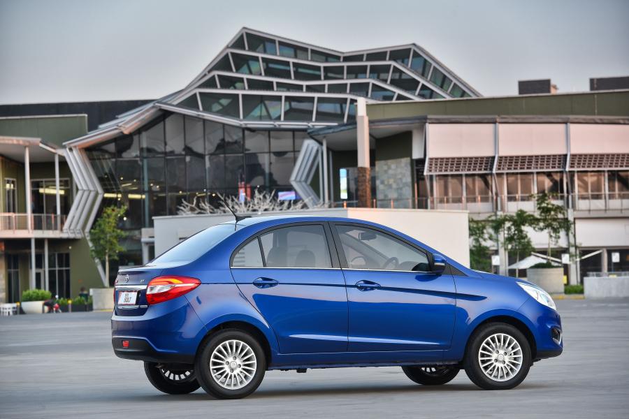  Tata Bolt Sedan 2015 года  (ZA) (фото 17 из 36)